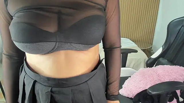 Lili_16's Webcam Show