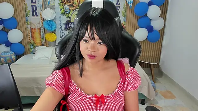 Lili_16 Шоу с уебкамера