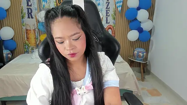 Lili_16's Webcam Show