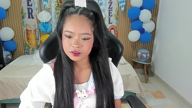 Lili_16 Webcamshow
