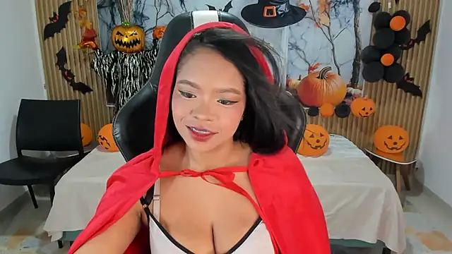 Lili_16 Adlı Modelin Canlı XXX Sohbeti