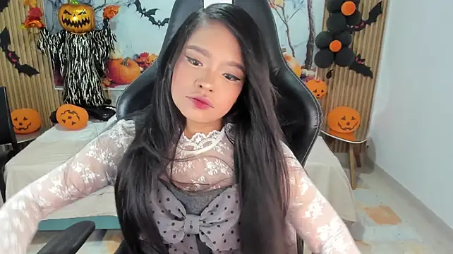 Lili_16 XXX чат на живо