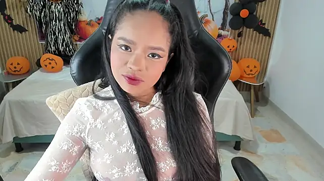 Lili_16 Adlı Modelin Canlı XXX Sohbeti