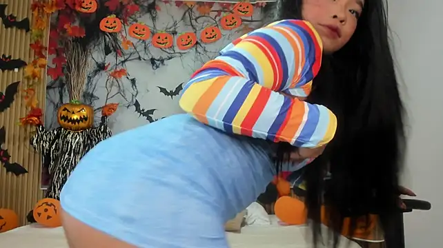 Czat XXX na żywo – Lili_16