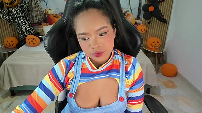 Lili_16's Webcam Show