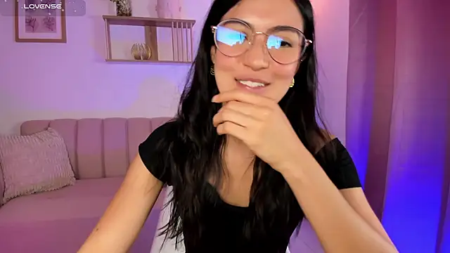 Lilabril XXX чат на живо