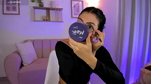 Lilabril Chat XXX live