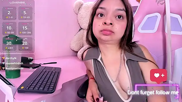 Chat +18 de CharlotteMuller ao vivo