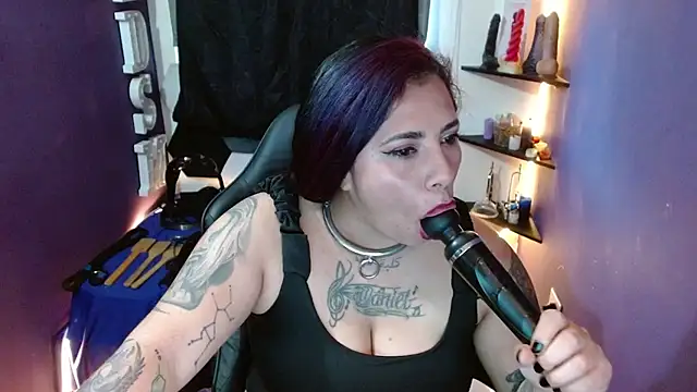 Alexa_Slavehot777 Pertunjukan Webcam