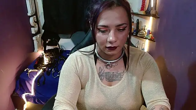 Pertunjukan Kamera Web Alexa_Slavehot777