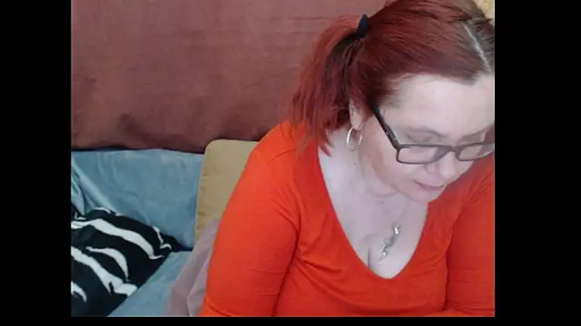 PlayfullMature Chat XXX live