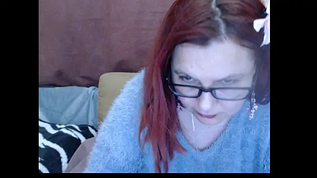 PlayfullMature's Live XXX Chat