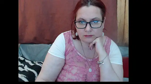 PlayfullMature Chat XXX live