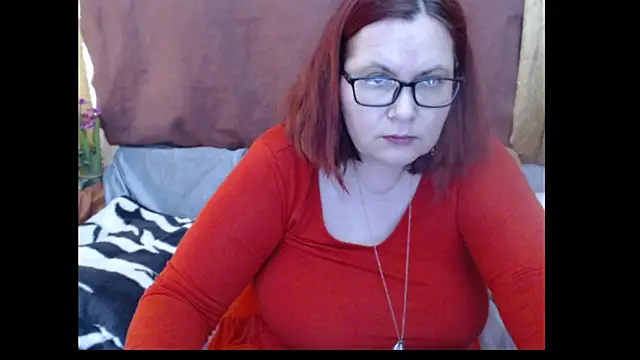 PlayfullMature's Live XXX Chat
