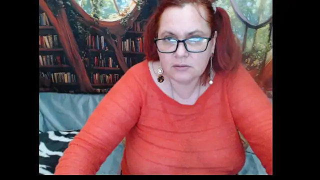 PlayfullMature Webcam show