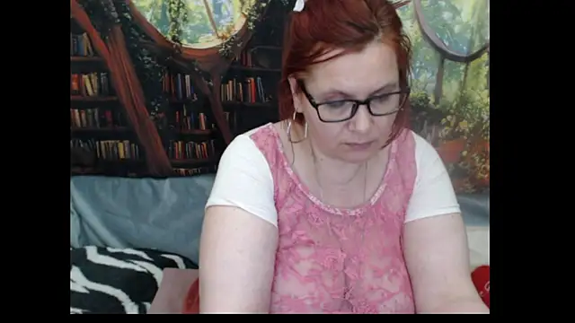 PlayfullMature Chat XXX live