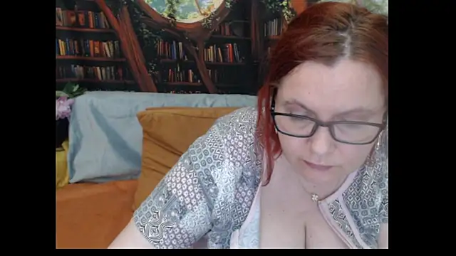 PlayfullMature's Live XXX Chat