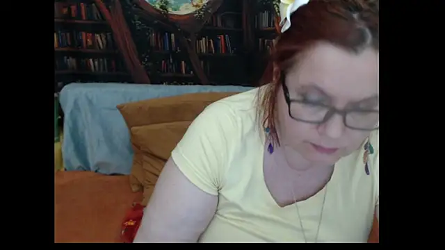 PlayfullMature Chat XXX live
