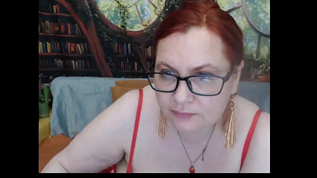 PlayfullMature Webcam show