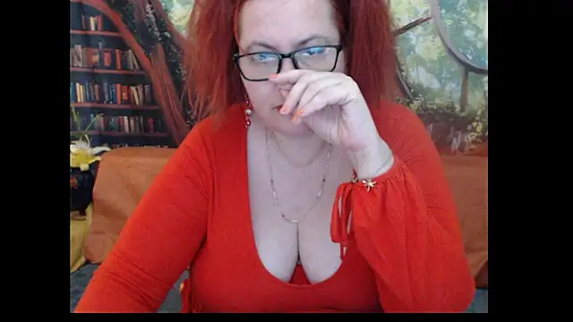 PlayfullMature's Live XXX Chat
