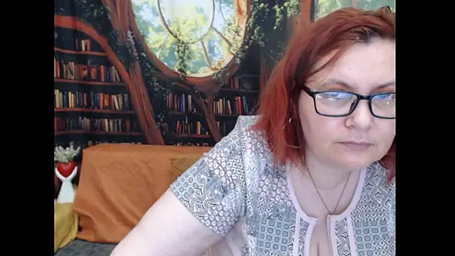 PlayfullMature Webcam show