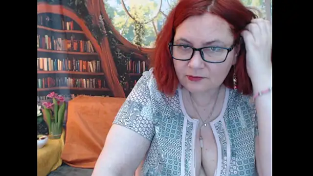 PlayfullMature Webcam show