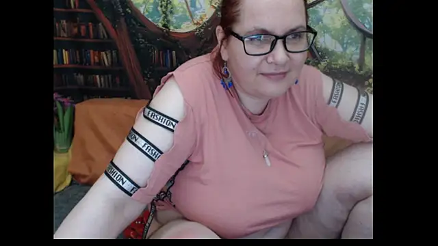PlayfullMature's Live XXX Chat