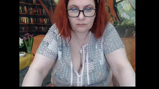 PlayfullMature's Live XXX Chat