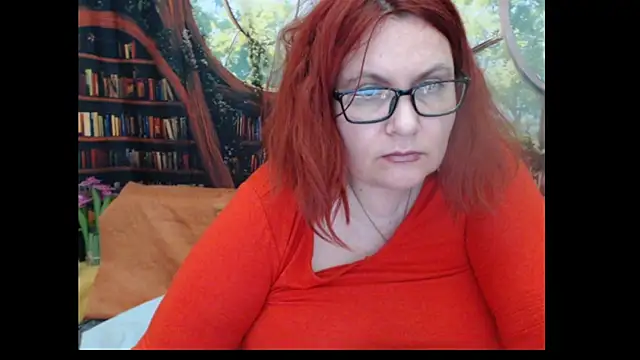 PlayfullMature's Live XXX Chat