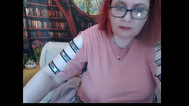 PlayfullMature's Live Sex Cam Show