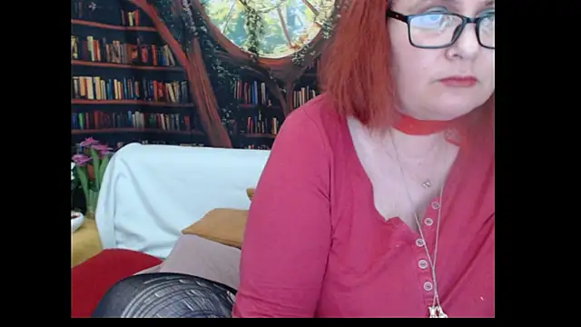 PlayfullMature Webcam show