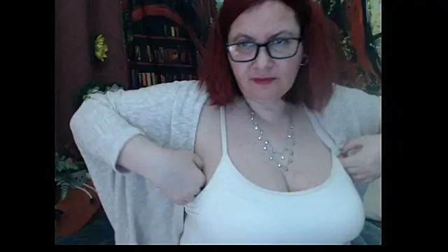 PlayfullMature Live XXX-chat