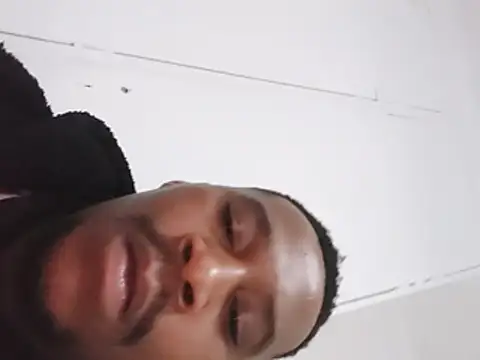 YellowBoneDick20xxx Show Webcam