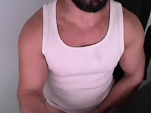 Show modela abeardguyone na web-kameri