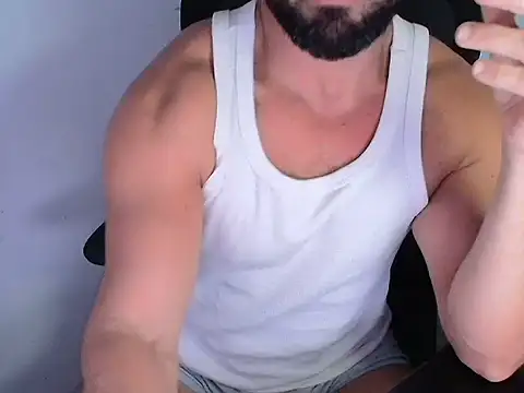 Show modela abeardguyone na web-kameri