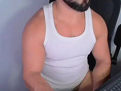 Show modela abeardguyone na web-kameri