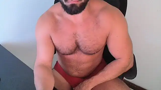 Show modela abeardguyone na web-kameri