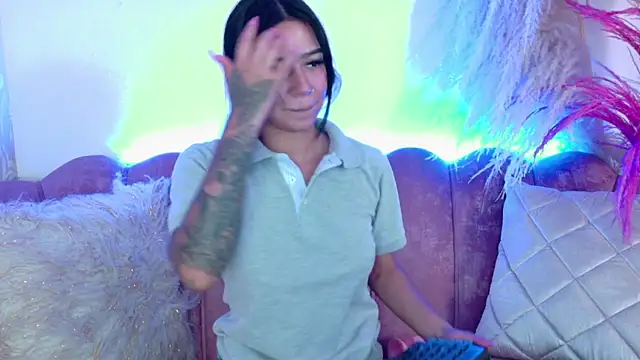 Chat XXX en directo de KittyNicolle