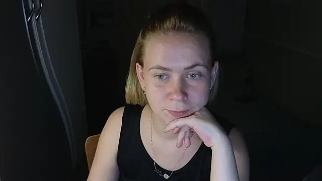 Živá chatovací místnost Riley_Roo
