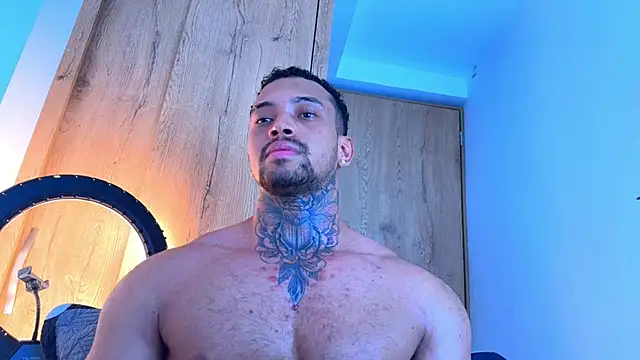 Stiven_collins Show in webcam