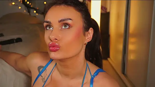 AlexaLust_ Adlı Modelin Canlı XXX Sohbeti