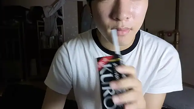 BASHIKO2006 Show in webcam