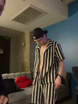 IttyBittyVinny ওয়েবক্যাম শো