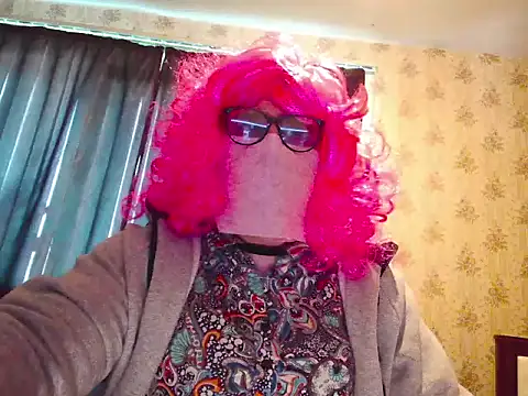 Pokazy przed kamerką – Crossdresser_Elena