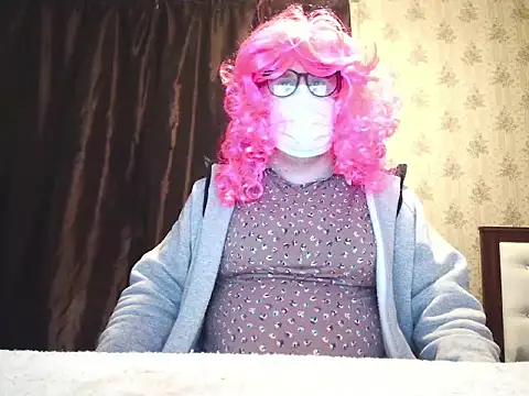Crossdresser_Elena – Kamerová šou