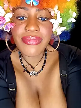 AmazonianMistress' Webcam Show