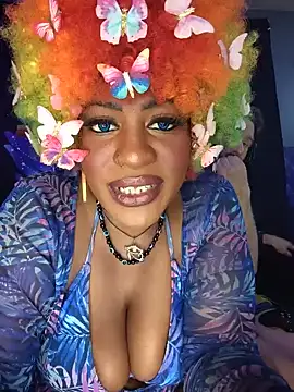 Show modela AmazonianMistress na web-kameri