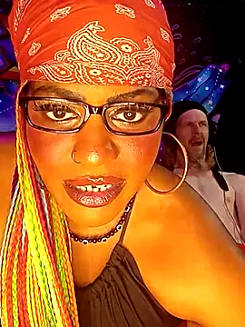 הופעת וובקאם של AmazonianMistress