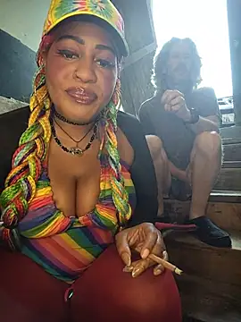 AmazonianMistress Webcam-Show