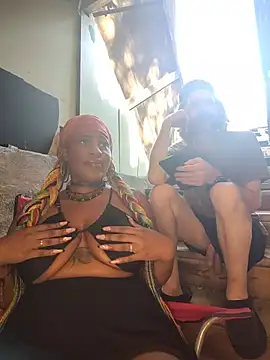AmazonianMistress 网络视讯表演